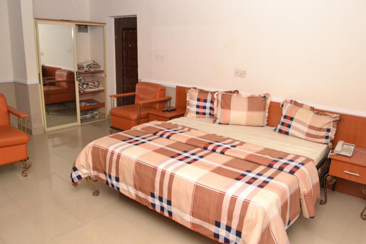 Aquatic Suites & Apartments Aliayabiagba Luaran gambar